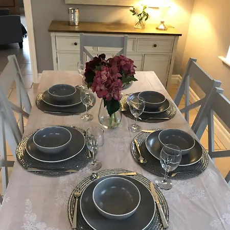 Holiday Home Dingle Ferienhaus *